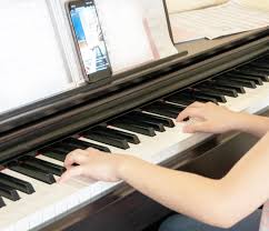 A clave e som, disponibiliza o ensino de: Aulas De Musica Online E Ao Vivo Em Guarulhos 11 95000 3936