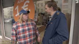 Als pro7 uns vor wenigen wochen angerufen hat haben wir uns nicht wenig gewundert dass wir tatsächlich das team der sendung joko und klaas gegen pro7 am telefon haben. Fur Circus Halligalli Star Frisor Udo Walz Macht Einen Auf Tursteher Berlin Bild De
