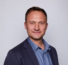 Adam Weldon's Instagram, Twitter & Facebook