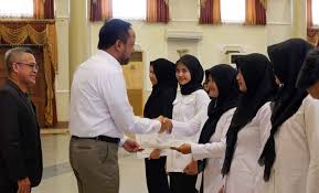 Saat ini para peserta cpns 2019 yang berhasil lolos hingga tahap pemberkasan bisa bernapas lega. Bupati Ipong Serahkan 355 Sk Cpns Daerah Ponorogo