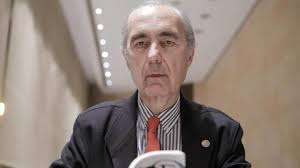 Luis Alberto de Cuenca: "Todavía hay mucho salvajismo en la mente del  hombre"