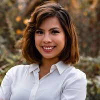 Jenny Noe's Instagram, Twitter & Facebook