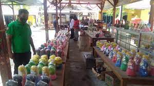 You can select from a wide spectrum of. Kembali Dibuka Pengunjung Wisata Edukasi Gerabah Rendeng Bojonegoro Masih Sepi Kumparan Com