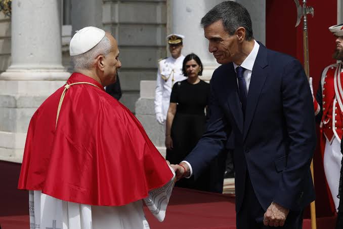 Sánchez ve «muy emocionante» que el papa agradeciera la posición  internacional de España