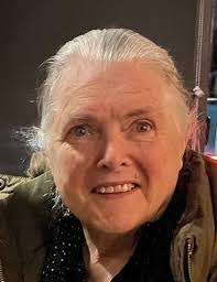 Lynn Beck's Instagram, Twitter & Facebook