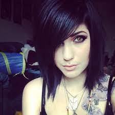If you like fierce hairstyles that express a short emo hairstyle for both girls and adult women to look elegant and fashionable. Pin On Leda Muir