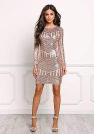 Black shoes work too, but remember you'll need to wear them with the confidence of someone who's cool with bending the rules. What Color Shoes With Gold Sequin Dress Kizifashion