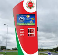 Outdoor Decorative Durable Aluminum & Stainless Steel Display Logo Light  Box Bus Stop Advertisement Petrol Station Pylon Sign