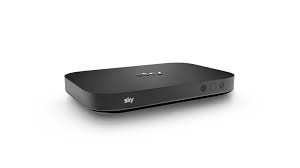 Als kunde bei sky kennt man das problem, man hat einen anschluss mit allen möglichen paketen, hätte aber gerne auch einen zweiten anschluss. Sky Q Mini Lohnt Sich Der Neue Receiver Fur Sky Kunden