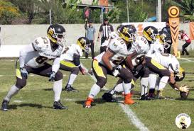Futebol americano, conhecido nos estados unidos simplesmente como football (futebol, em português), 1 e em alguns outros países de língua inglesa como gridiron football, 2 é um esporte de contato em equipe que surgiu de uma variação do rugby e que recompensa a velocidade, agilidade, capacidade tática e força bruta dos jogadores, que se empurram, bloqueiam e perseguem uns aos. Curitiba Cresce Como Referencia No Futebol Americano Bem Parana