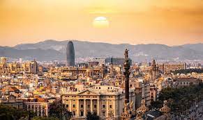 Em espanha, o clima é mediterrânico e a melhor altura para viajar para este país da península ibérica é entre a primavera e o outono. Espanha Bate Recorde De Turistas Estrangeiros Em 2019 Destinos