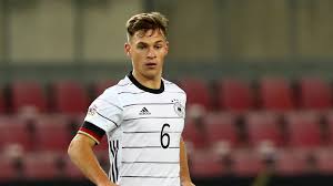 Februar 1995 in london) ist ein deutscher fußballprofi. Fc Bayern Star Joshua Kimmich Wird Zum Zweiten Mal Vater Promiflash De