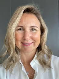 Anna Molan's Instagram, Twitter & Facebook