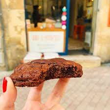 Toujours Aussi Fan Des Cookies De Chez Be My Cookie Le Tradi Chocolat Noir Et Noix Du Perigord Reste Le Number 1 Mais Le Chocemoi Tout In 2020 Food Desserts Yummy
