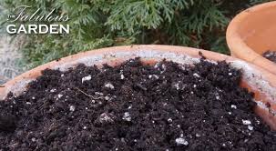 Following is the fill dirt formula on how to calculate fill dirt. How Much Soil Should You Put In A Pot The Fabulous Garden