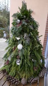 Grunschnittreste Wie Verschiedene Thujaarten Wacholder Buchsbaum Und Efeu Steckte Ich Stra Dekoration Weihnachtsbaum Grunschnitt Thematische Weihnachtsbaume