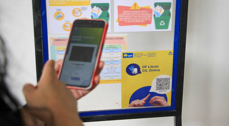 Ampliado acesso de surdos a serviços públicos com plataforma de Libras |  PORTAL ABBP