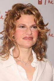 Sandra Bernhard Plays a Lesbian