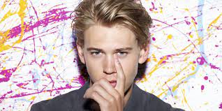 Austin robert butler (born august 17, 1991) is an american actor, singer and model. Who Is Austin Butler Dating Austin Butler Girlfriend Wife