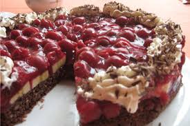 Die bananen schälen, das fruchtfleisch zerdrücken und unter den teig rühren. Kirsch Bananen Torte Kiba Torte Baki Torte Kuchen Aktuell Immer Eine Backidee Besser