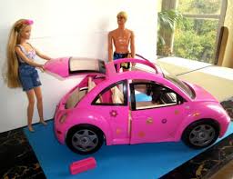 Lot Barbie Et Ken Leur Voiture Volkswagen Vw Coccinnelle Rose Maison De Poupee Barbie Accessoires De Poupee Barbie Barbie Et Ken