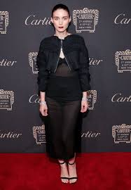 Actress and philanthropist rooney mara was born on april 17, 1985 in bedford, new york. Rooney Mara Starportrat News Bilder Gala De