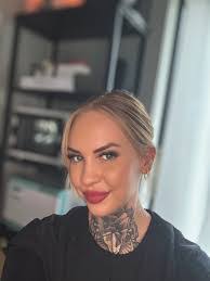 Bri Gray's Instagram, Twitter & Facebook