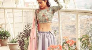 Damini Chopra Actress Wiki Biography Age Family Images Movies Movies Actresses Backless Dress Formal Eee sarabi chod de ladki ko (damini 1993) bollywood movie. pinterest