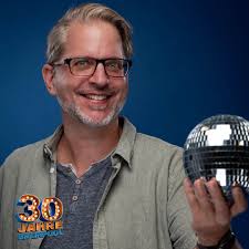 30 Jahre Brainpool… der Countdown läuft. 🔜 🎉💙 Wir zählen runter und  stellen Euch ab heute ein paar unserer tollen Kollegen vor.🙌🏼🙌🏼 Los  geht's: Du bist Brainpool, Andi. Seit 28 Jahren bei