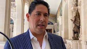 Sale Luis Serrato de la Coordinación del Gabinete Estatal