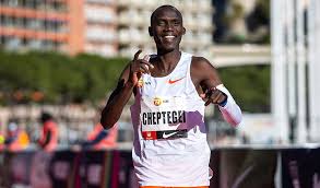 Plus qu'une semaine des championnats du monde du semi marathon fier de porter le maillot. Joshua Cheptegei Aw