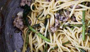 2 große handvoll mehl + etwas mehr zum bestäuben. Jamie Oliver Corteccia Pesto Pasta Recipe Jamie Cooks Italy C4