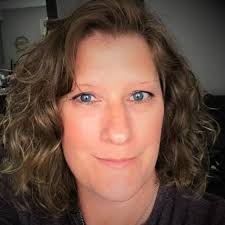 Jennifer Peer's Instagram, Twitter & Facebook