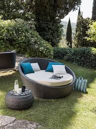 Letto matrimoniale rotondo tondi arredo design online letto tondo letti di lusso biancheria da letto. Divano Letto Tondo Per Esterno Idfdesign