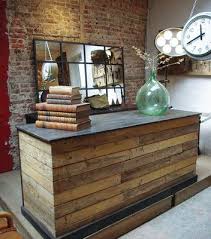 Mobilier Industriel Meuble De Metiers Decoration Vintage Par Le Marchand D Oublis Deco Salon De Coiffure Deco Salon Comptoir De Reception
