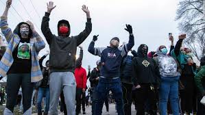 Brooklyn center police set off flash bangs and fired tear gas into the crowd of protesters who had gathered outside the police station. Iuypoakcd0taqm