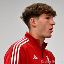 OFENI DE RAMOS SPORTS 𝙐𝙋𝘿𝘼𝙏𝙀𝙎 #𝙁𝙍𝙄𝘿𝘼𝙔 𝙀𝘿𝙄𝙏𝙄𝙊𝙉  ▭▭▭▭▭▭▭▭▭▭▭ 📆 04-04-2025 *𝙏𝙍𝙀𝙉𝘿𝙄𝙉𝙂 𝙃𝙀𝘼𝘿𝙇𝙄𝙉𝙀𝙎📡*  ▭▭▭▭▭▭▭▭▭▭▭ *𝙏𝙃𝙀 𝙐𝙆 𝙀𝙓𝙋𝙍𝙀𝙎𝙎* ▭▭▭▭▭▭▭▭▭▭▭ 🎙️🎙️Steven Gerrard  gives ...