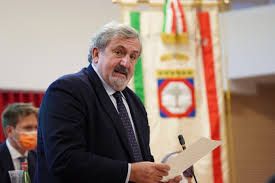 In una campania che si appresta a diventare ecco quali saranno le nuove regole per i tre comuni campani. Puglia Zona Rossa Rafforzata Una Falsa Notizia Emiliano Denunceremo Gli Autori Garganotv