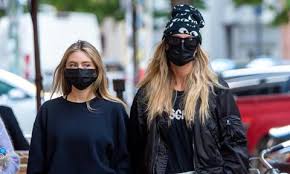Find the perfect leni klum stock photos and editorial news pictures from getty images. Heidi Klum And Her Lookalike Daughter Go Shopping Dressed Chic