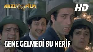 Oyuna başla filmin en eğlenceli bölümlerinden biri himmet ağanın altın sayarken saffet ve gayretin araya girip konuşmasıdır. Koyden Indim Sehire Gene Gelmedi Mi Bu Herif Youtube