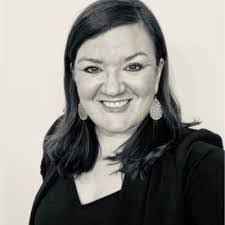 Beth Speed's Instagram, Twitter & Facebook