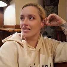 Axolotl diet change: frozen bloodworms to red wigglers