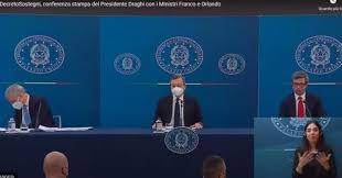 «la vaccinazione eterologa funziona, io la farò. Vaccini Draghi Se Coordinamento Ue Funziona Bene Altrimenti Si Va Per Proprio Conto Regioni In Ordine Sparso E Problema Il Fatto Quotidiano