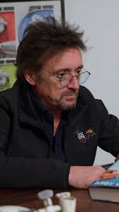 This guy had enough of speed cameras 😂 Via: Joe Rackley