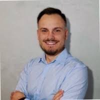 Daniel Pakula's Instagram, Twitter & Facebook