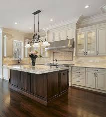 Awesome 52 Striking Traditional Kitchen Design Ideas More At Https Decoratrend Co Off White Kitchen Cabinets Traditional Kitchen Design New Kitchen Cabinets