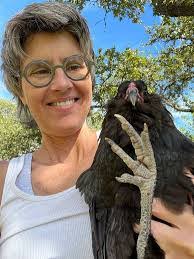 Laurel Coyle's Instagram, Twitter & Facebook