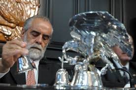 Nadie podría beneficiarse con escudriñar papeles que nada dicen y menos significan; Cronologia Del Secuestro Del Jefe Diego
