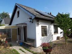 Nachfolgend finden sie eine auswahl aktueller exposés zum thema „haus kaufen aus unserem portfolio. Kleines Einfamilienhaus In Rudow Zu Verkaufen Heinze Immobilien In Bernau