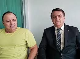 Interino da pasta já nomeou 17 oficiais de alta patente das forças armadas para cargos de assessoramento. Bolsonaro Faz Live Ao Lado De Pazuello Algum Choque Problema Nenhum Poder360